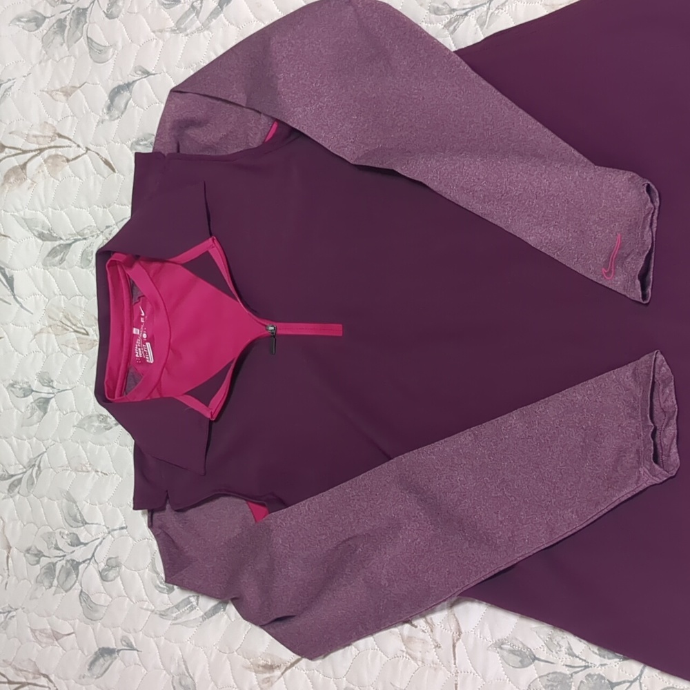 2 Nike tops